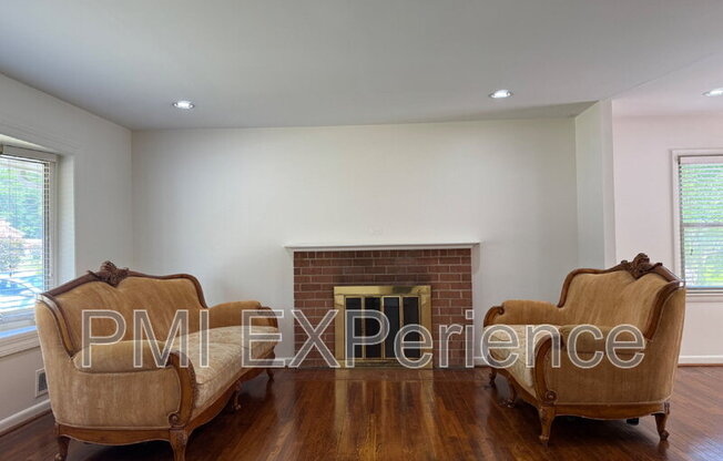 3203 AMADOR DR