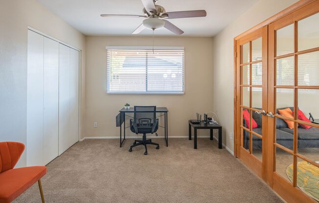 1047 East Alameda Drive