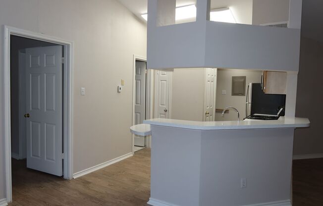 1 bed, 1 bath, $1,295, Unit Unit 825