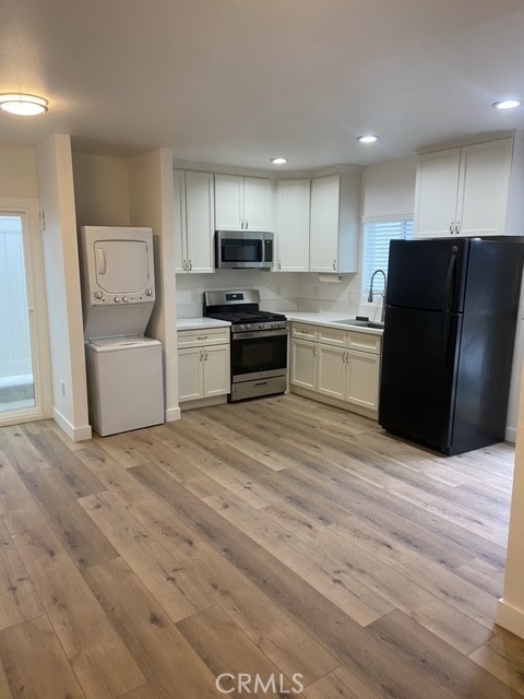 2 beds, 1 bath, 570 sqft, $2,500