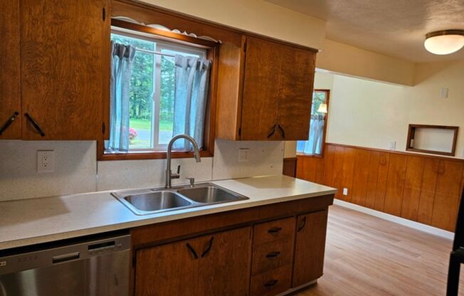 3Bd/2Ba Single Story House - For Viewing!