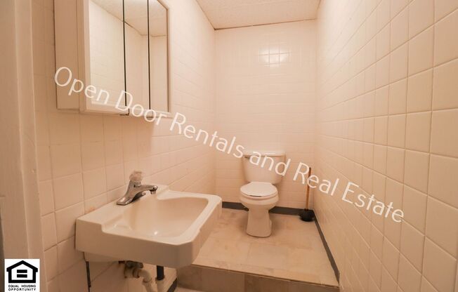 2 beds, 1 bath, $600, Unit 17425 State Road 37 unit 102