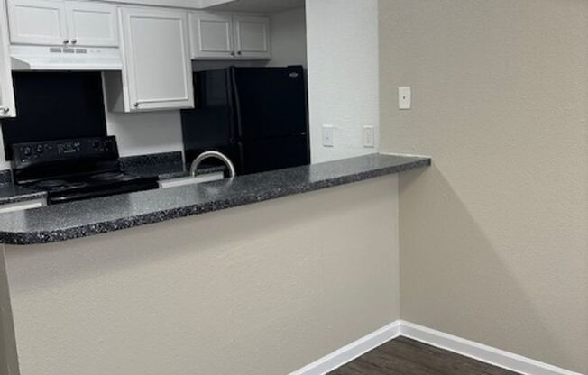 2 beds, 1 bath, 853 sqft, $1,425, Unit 651