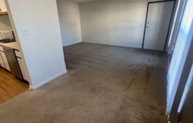 1 bed, 1 bath, 670 sqft, $1,049, Unit 101