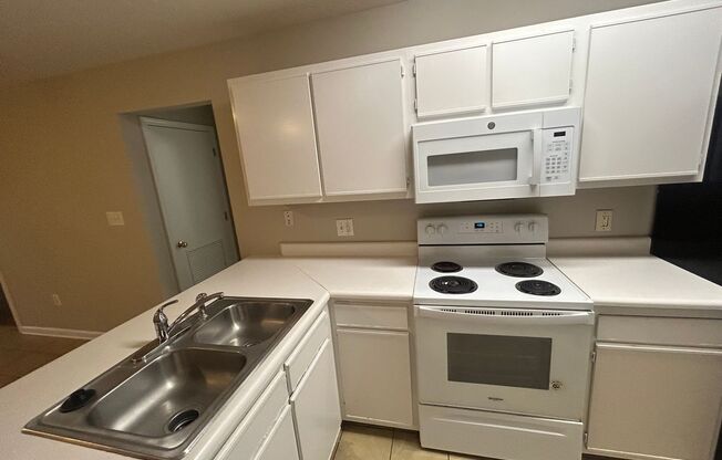 2 beds, 2 baths, $1,400