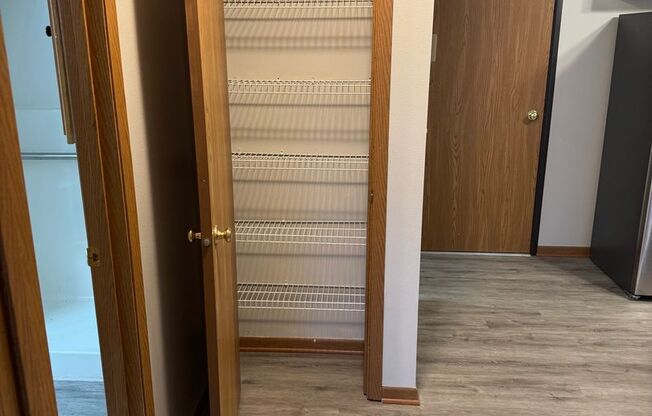 1 bed, 1 bath, 625 sqft, $1,100, Unit 109