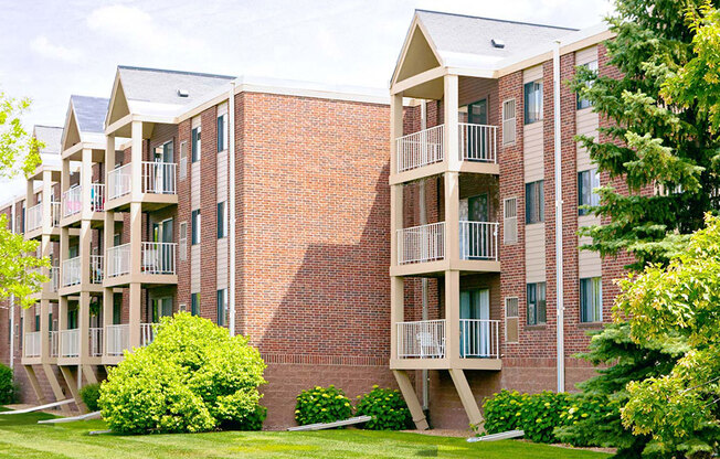 Westwind Apartments - Exterior