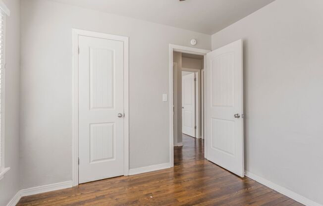 2 beds, 1 bath, 750 sqft, $1,050, Unit 1221-9