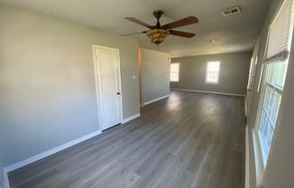 3 beds, 1 bath, $1,250