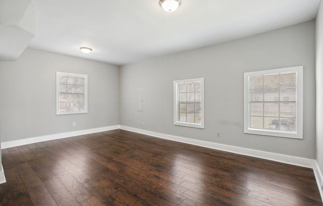 Large 3BR/2.5BA Two Story House Near Downtown Savannah