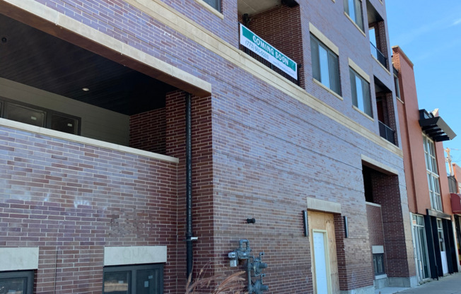 2 beds, 2 baths, 825 sqft, $3,550, Unit 927-205