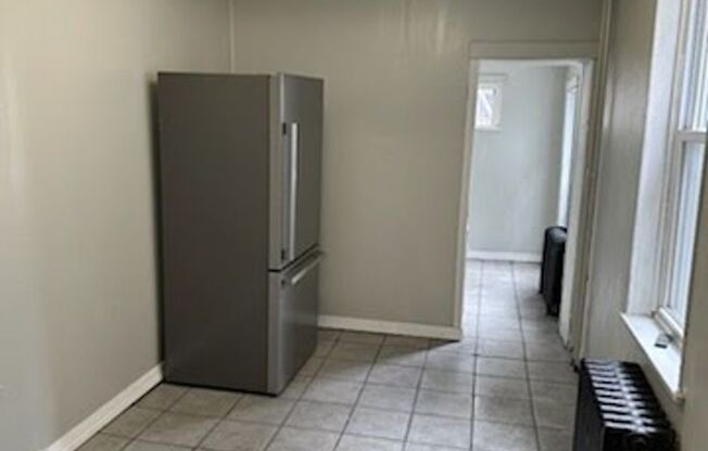 3 beds, 1 bath, $1,300