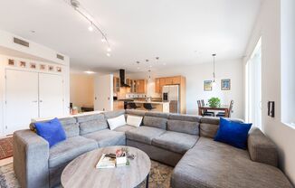 1BD, 1BA Downtown Denver Condo with Garage Parking Spot