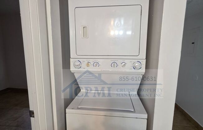 2 beds, 2 baths, 850 sqft, $1,975, Unit 2-204