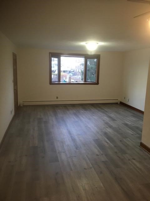 1 bed, 1 bath, 739 sqft, $2,400, Unit 75