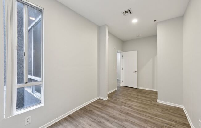 3 beds, 1.5 baths, 1,200 sqft, $2,798, Unit 409