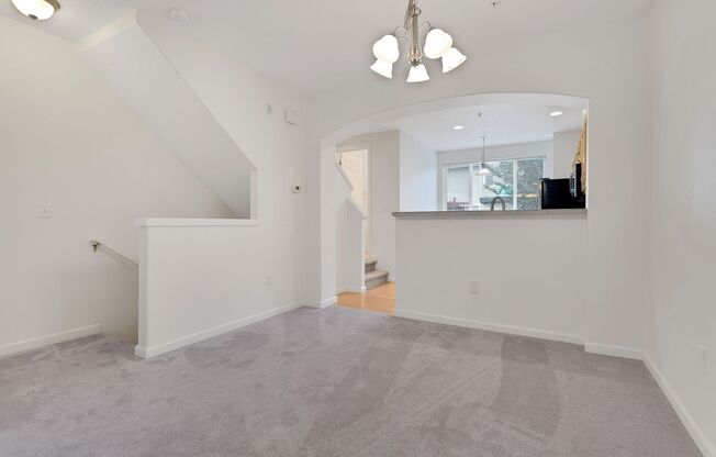 2 Bed/3 Bath Beautiful Beaverton Townhome!