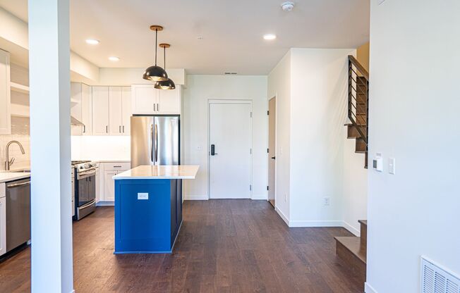 2 beds, 1.5 baths, 1,116 sqft, $2,695, Unit 103