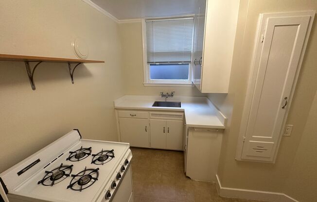 Studio, 1 bath, $1,650, Unit A