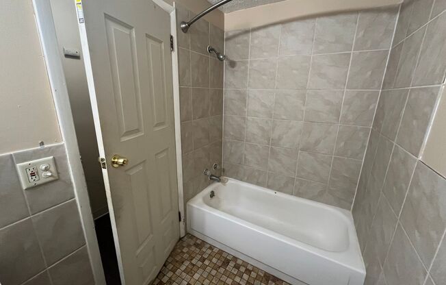 Studio, 1 bath, 600 sqft, $1,000, Unit 6819 Humboldt Ave N #102, Brooklyn Center MN 55430