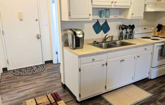 1 bed, 1.5 baths, 900 sqft, $1,195, Unit 214