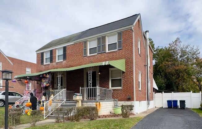 Charming 2 Bedroom/1 Bathroom Duplex Home in Overlea, MD!