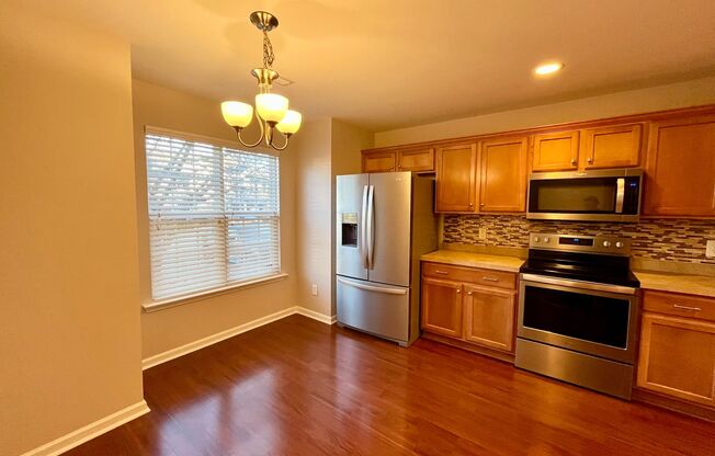 Stunning 3BD, 2.5BA Durham Townhome in a Great Location Near Downtown Durham and RDU Airport