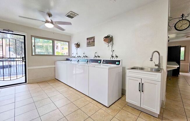 3 beds, 2 baths, $3,025, Unit 59
