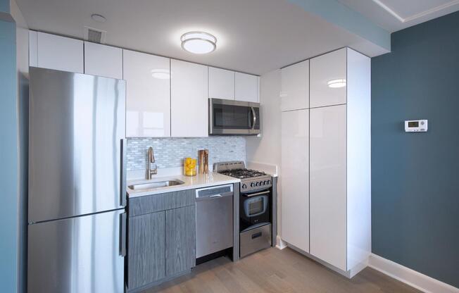 Studio, 1 bath, 408 sqft, $3,595, Unit 1607