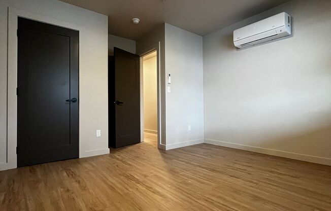 2 beds, 1 bath, 1,000 sqft, $1,650, Unit B