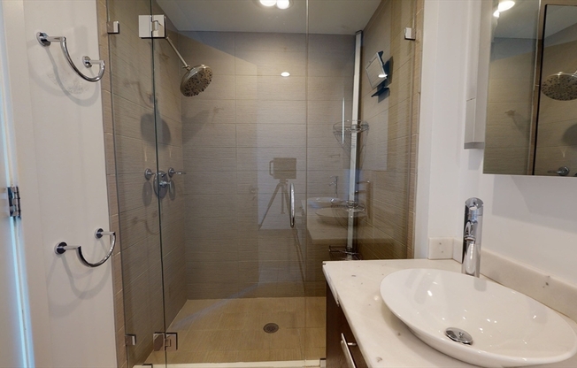 1 bed, 1.5 baths, 1,040 sqft, $5,200, Unit 17H