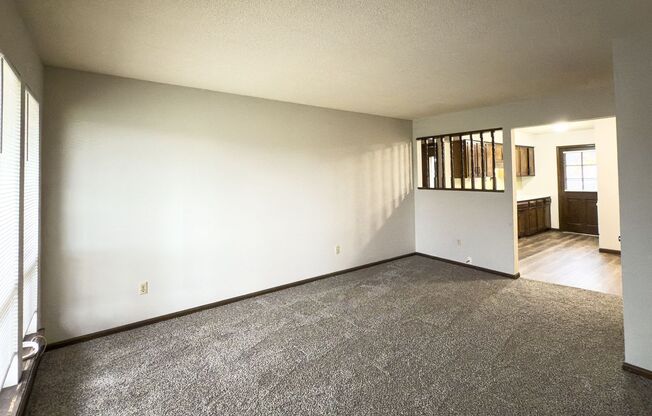 2425 - 2427 E Heying Dr