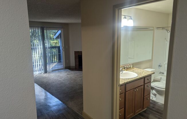 2 beds, 1 bath, 880 sqft, $1,750, Unit E101