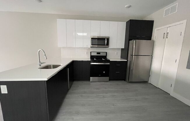 2 beds, 2 baths, $2,900, Unit 1236-307