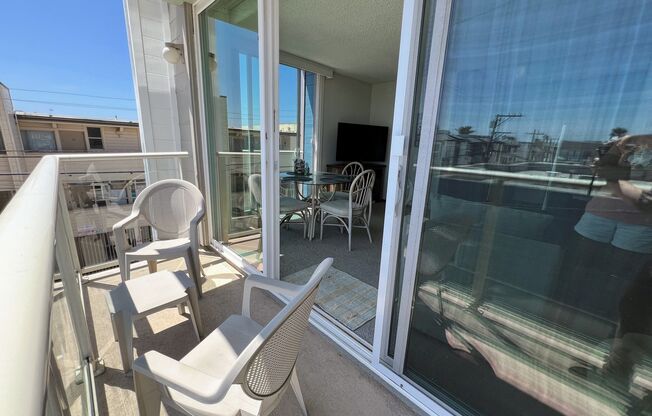 Charming 1 Bedroom 1 Bath-Fully Furnished Just feet away from the Sandy Beach