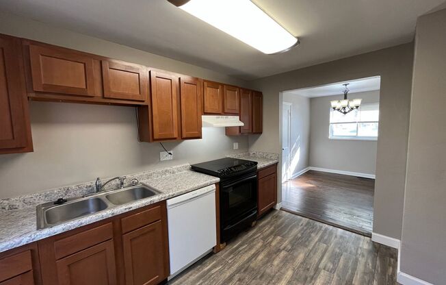 2 beds, 1 bath, $1,375