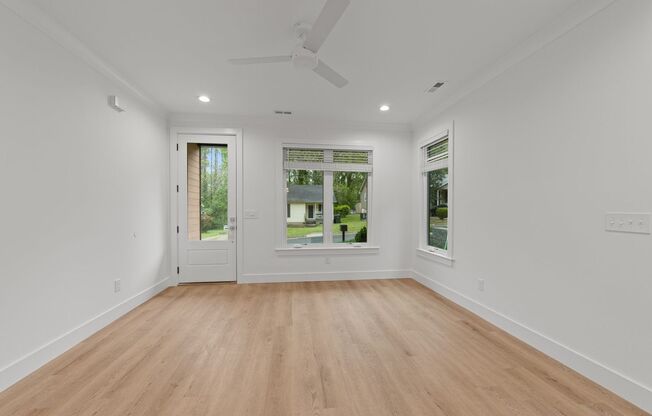Gorgeous New Construction, Modern Finishes, Spacious Floorplan, Pet Friendly!