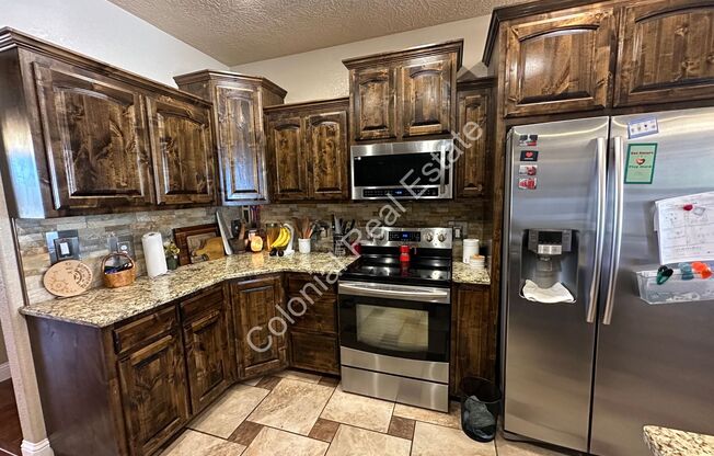 Stunning 5 bedroom 3.5 bathroom property for rent. Large backyard with pergola, pet friendly, and a perfect setup for roommates.