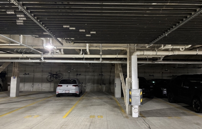 2 beds, 2 baths, 1,024 sqft, $4,000, Unit 725