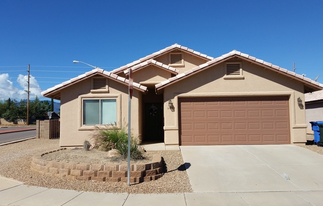 3 beds, 2 baths, $1,450