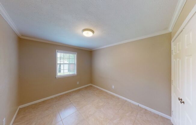 2 beds, 1 bath, $1,100