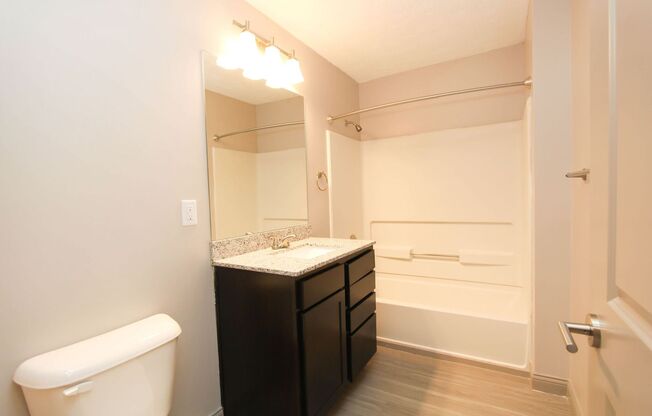 Studio, 1 bath, 386 sqft, $1,085, Unit 221