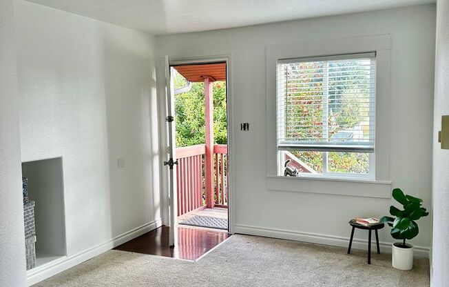 Affordable 2-bedroom, 1-bath apartment on Pacific Avenue, Tacoma.