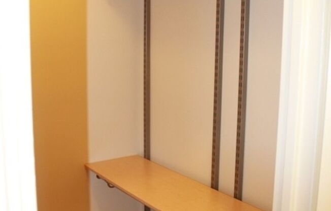 1 bed, 1 bath, 700 sqft, $2,500, Unit 600