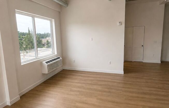 1 bed, 1 bath, 751 sqft, $1,525, Unit 124