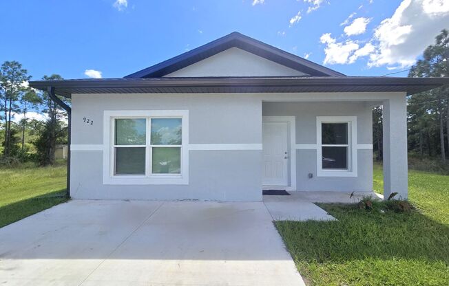 Cozy Two Bedroom, one bath house-Newer Construction- Lehigh Acres