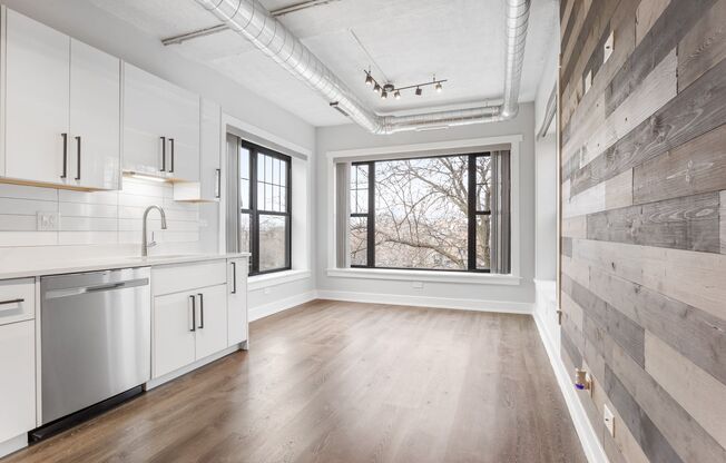 2 beds, 1 bath, 625 sqft, $2,350, Unit 216