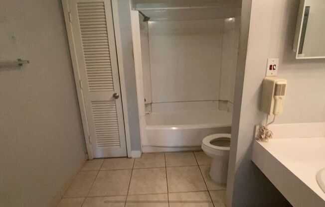 1 bed, 1 bath, $999.99