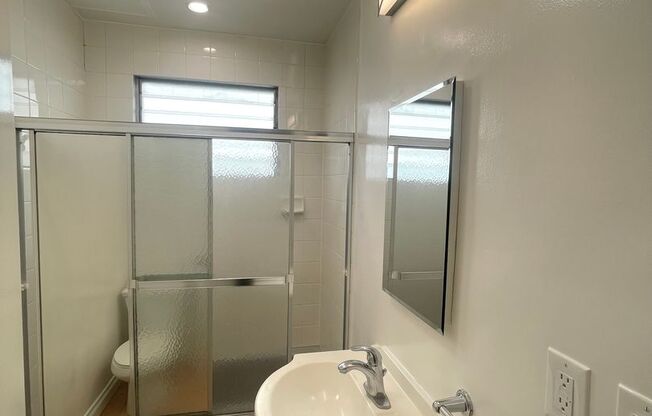 1 bed, 1 bath, $2,050, Unit 06