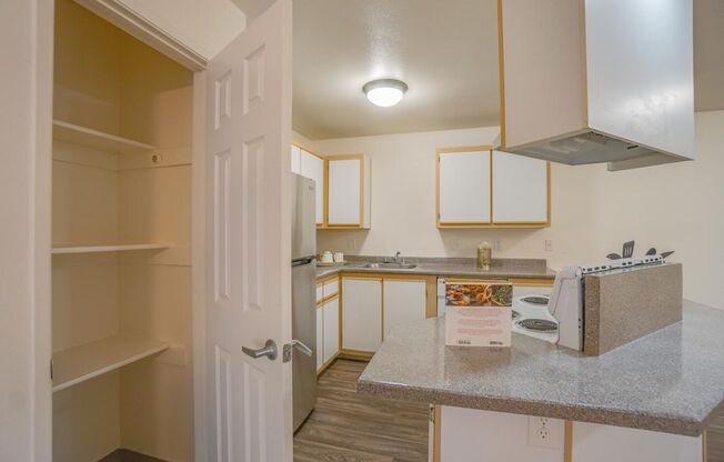 2 beds, 1.5 baths, 771 sqft, $1,800, Unit 31*